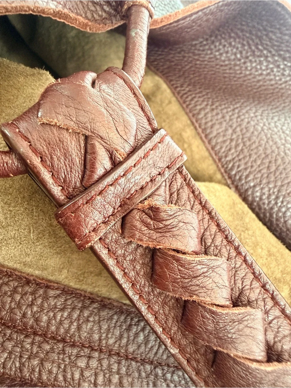 Bottega Veneta Intrecciato Cervo Leather Hobo Shoulder Bag - Burgundy